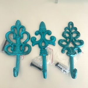 NWOT Set of 3 turquoise hooks